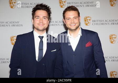 London, Großbritannien. 1. Dez 2019. 1. Dezember 2019. Sam Nixon und Mark Rhodos auf der diesjährigen British Academy's Kinder Auszeichnungen. Credit: Jeff Gilbert/Alamy leben Nachrichten Stockfoto