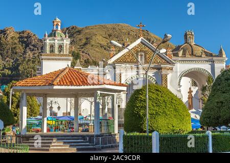 Basilika Unserer Lieben Frau von Copacabana dom Frontansicht, Bolivien Stockfoto