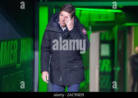 Wolfsburg, Deutschland. 01 Dez, 2019. Trainer Oliver GLASNER (WOB) kommt vom Tunnel der Spieler, halb Bild, halb Abbildung, Fußball 1. 1. Fussballbundesliga, 13. Spieltag VfL Wolfsburg (WOB) - Werder Bremen (HB) 2:3, am 01.12.2019 in Wolfsburg/Deutschland. € | Nutzung der weltweiten Kredit: dpa/Alamy leben Nachrichten Stockfoto