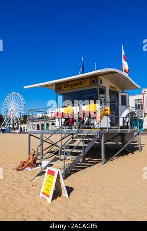 England, Dorset, Bournmouth, bournmouth Strand, Rettungsschwimmer Stockfoto