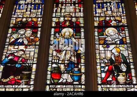 England, Somerset, Badewanne, Badewanne Abbey, Glasfenster, Jesus Christus und der biblischen Szene Stockfoto