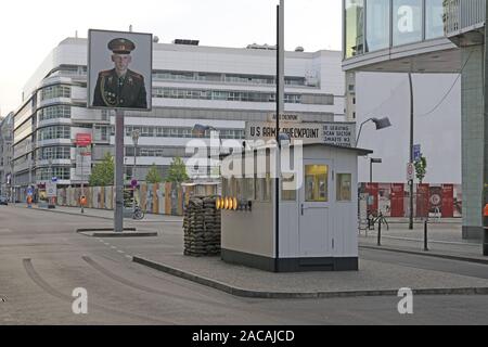 Ehemaligen Grenzübergang für Diplomaten in Berlin, Friedrichstrasse, Checkpoint Charlie Stockfoto