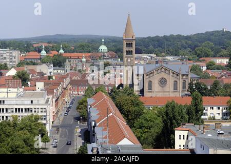 Blick über Potsdam, das Holländische Viertel mit Kirche St. Peter und Paul Stockfoto