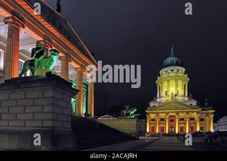 Konzerthaus, Links, und Französischen Dom, rechts, Gendarmenma Stockfoto