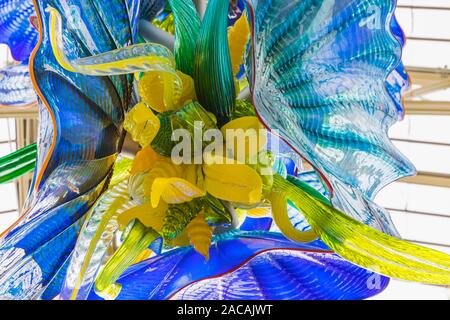 England, London, Richmond, Royal Botanic Gardens, Kew, die gemäßigt Haus, Glaskunst Skulptur durch amerikanische Künstler Dale Chihuly Stockfoto