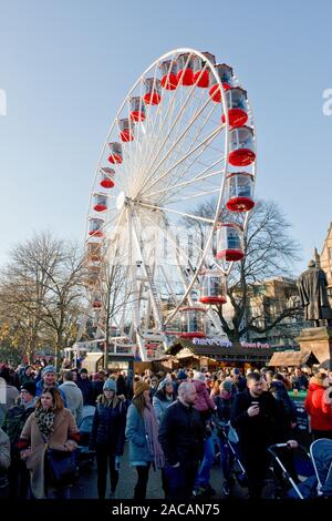 Big Wheel Messegelände fahren. Edinburgh Weihnachtsmarkt und Fair. Schottland Stockfoto