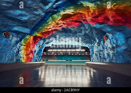 Die Kunstwerke und Dekorationen im Stadion U-Bahn Station in Stockholm, Schweden Stockfoto