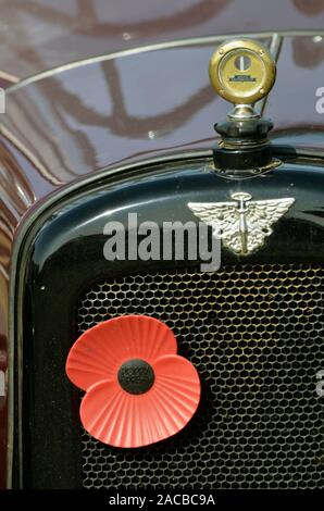 Vintage Austin Seven mit rembrance Tag Mohn am Kühler Stockfoto