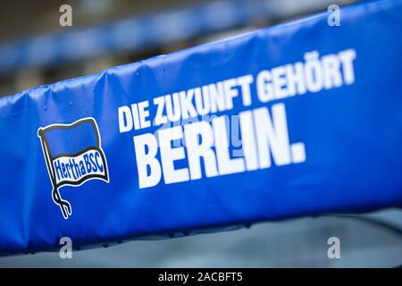 Berlin, Deutschland. 30 Nov, 2019. firo: 30.11.2019, Fuvuball, 1.Bundesliga, Saison 2019/2020, Hertha BSC Berlin - Borussia Dortmund Hertha BSC Berlin Iconfoto, Detail | Verwendung der weltweiten Kredit: dpa/Alamy leben Nachrichten Stockfoto