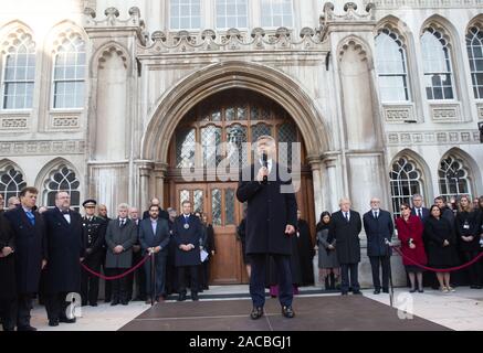 London, Großbritannien. 02 Dez, 2019. Bürgermeister von London, Sadiq Khan, spaeks auf der Veranstaltung. Tribute sind für die Opfer der London Bridge Terriorist Angriff gezahlt. James Merritt und Saskia Jones starb bei dem Anschlag. Credit: Tommy London/Alamy leben Nachrichten Stockfoto