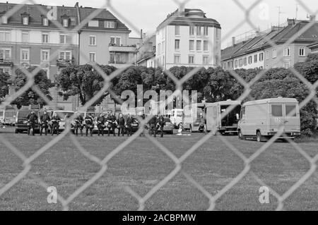 Zürich-City: Die Polizei ist für den Tag der Arbeit am 1.Mai am Hauptsitz in Kaserne Stockfoto