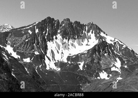 Österreich: Gleitschirmfliegen rund um'S pieljoch' Berg über Hochfügen in Tirol Stockfoto