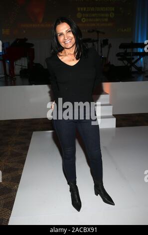 Los Angeles, Kalifornien, USA. 01 Dez, 2019. Kathrine Narducci, auf der 29. jährlichen DIVAS einfach Singen auf der Welt-AIDS-Tag an Taglyan kulturellen Komplex in Los Angeles, Kalifornien am 1. Dezember 2019. Kredit Faye Sadou/MediaPunch Stockfoto