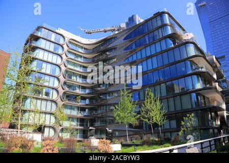 Apartment Gebäude, entworfen vom Architekten Zaha Hadid, 520 West 28. Straße, Chelsea, Manhattan, New York City, USA Stockfoto