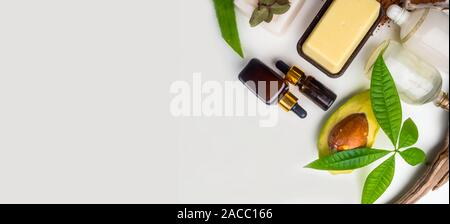 Zusammensetzung mit Sheabutter, Kokosöl, Seife, Inhaltsstoffe für die Hautpflege. Alle natürliche Gesichts- und Body Moisturizer, Spa behandlung Vorbereitung Stockfoto