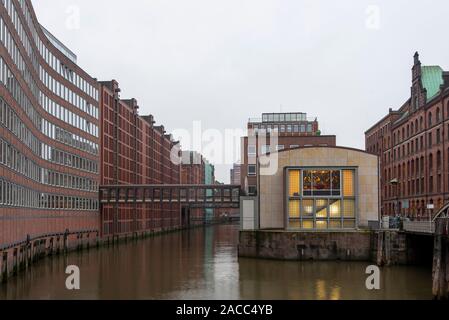 Hamburg, Deutschland. 26 Nov, 2019. Blick auf die historische Speicherstadt in Hamburg. Es gehört zum UNESCO-Weltkulturerbe. Ich Credit: Stephan Schulz/dpa-Zentralbild/ZB/dpa/Alamy leben Nachrichten Stockfoto