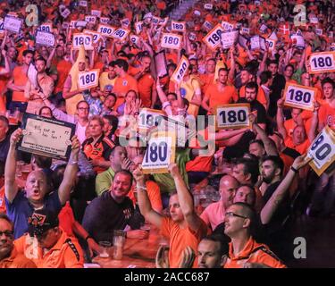 Rotterdam, Niederlande. 02 Dez, 2019. ROTTERDAM, Premier League Darts Ahoi, Anhänger der Credit: Pro Schüsse/Alamy leben Nachrichten Stockfoto