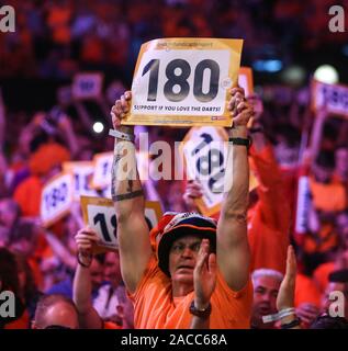 Rotterdam, Niederlande. 02 Dez, 2019. ROTTERDAM, Premier League Darts Ahoi, Suporters Credit: Pro Schüsse/Alamy leben Nachrichten Stockfoto