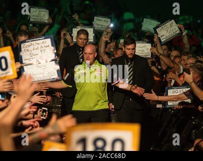 Rotterdam, Niederlande. 02 Dez, 2019. ROTTERDAM, Premier League Darts Ahoi, Michael van Gerwen Credit: Pro Schüsse/Alamy leben Nachrichten Stockfoto