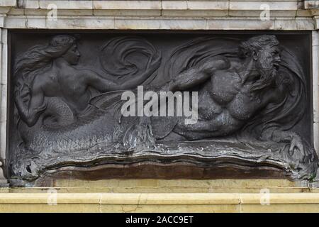 Merman auf Sockel von Queen Victoria Memorial, The Mall, London SW1 Stockfoto