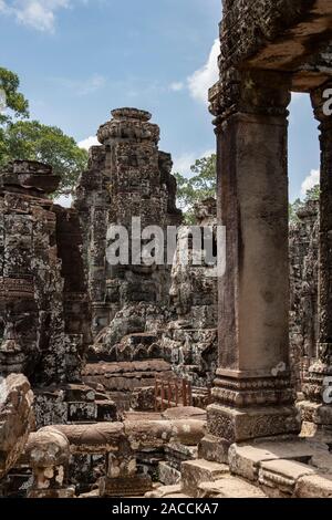 Den Bayon Tempel - eine reich verzierte Khmer Tempel in der Nähe von Angkor Wat in Kambodscha. In den späten 12. oder frühen 13. Jahrhundert von Jayavarman VII. gebaut Stockfoto