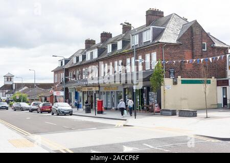 Shopping Parade, Central Avenue, Gretna, Dumfries und Galloway, Schottland, Vereinigtes Königreich Stockfoto