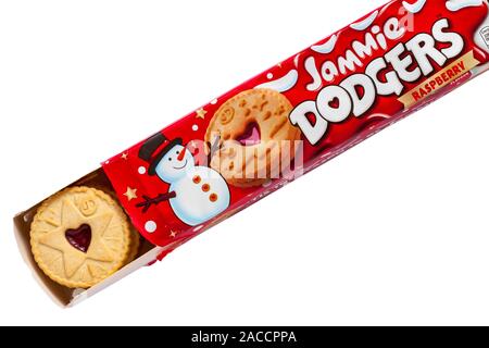 Paket von Jammie Dodgers Himbeeraroma Kekse tis die Jahreszeit jammie zu Familienpaket werden geöffnet Star design Keks auf weißem Hintergrund zu zeigen Stockfoto