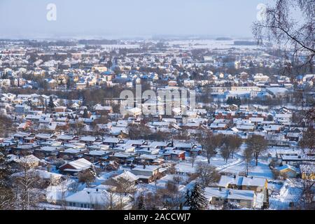 Blick auf eine winterliche Wohngebiet in einer Stadt Stockfoto