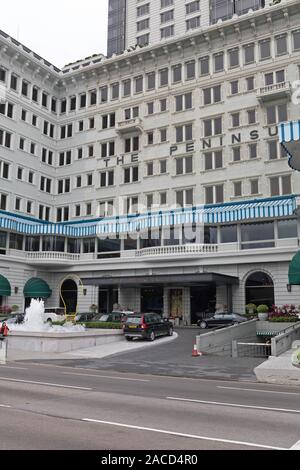 Kowloon, Hong Kong - 23. April 2017: Die Halbinsel kolonialen Luxus Hotel in Kowloon, Hong Kong. Stockfoto