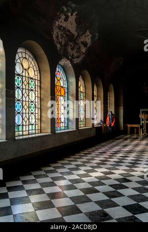 Herrliche Glasfenster und Marmorboden in St. Alexander Nevski Kathedrale, Sofia, Bulgarien Stockfoto