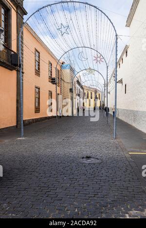 Weihnachtsbeleuchtung in der Fußgängerzone der Calle Obispo Rey Redondo in San Cristobal de La Laguna, Teneriffa, Kanarische Inseln, Spanien Stockfoto