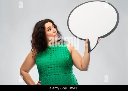 Überrascht Frau an Sprechblase suchen Stockfoto