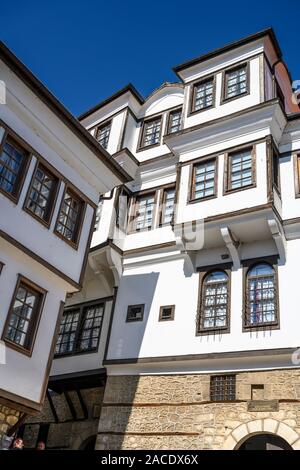 Die robevi Haus, einer von vielen traditionellen osmanischen Gebäude in der Altstadt von Ohrid am Ufer des Ohrid-Sees in Mazedonien, Europa. Stockfoto