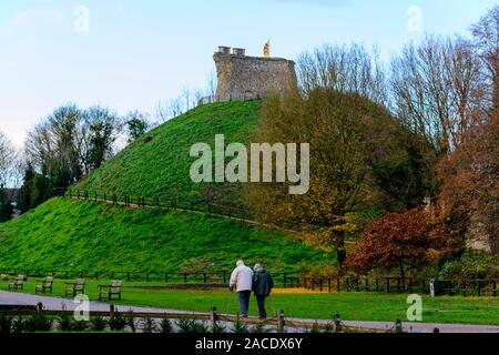 Clare Castle, zuerst im 11. Jahrhundert von Richard FitzGilbert, eine Normannische Ritter, der von William dem Eroberer mit Großsiedlungen in belohnt wurde, Stockfoto