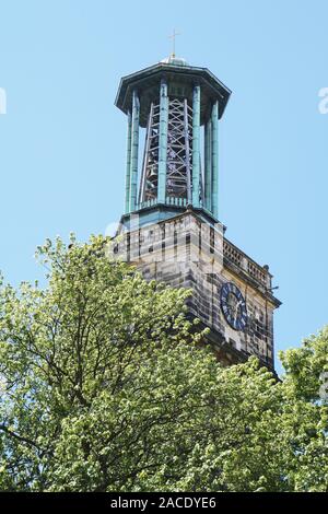 Close-up Glockenturm der Aegidienkirche in Hannover Deutschland - die Dachlosen Kirchenruine dient als Kriegerdenkmal Stockfoto