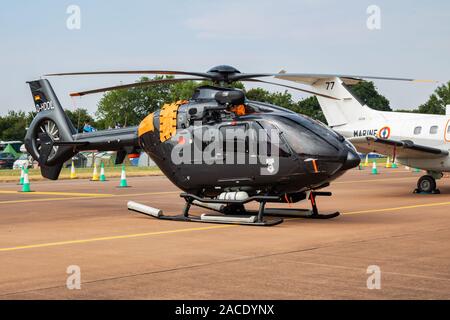 FAIRFORD/DEUTSCHLAND - vom 13. Juli 2018: Deutsche Marine Eurocopter EC-135 D-hddl Trainer Hubschrauber Static Display der RIAT Royal International Air Tatt Stockfoto