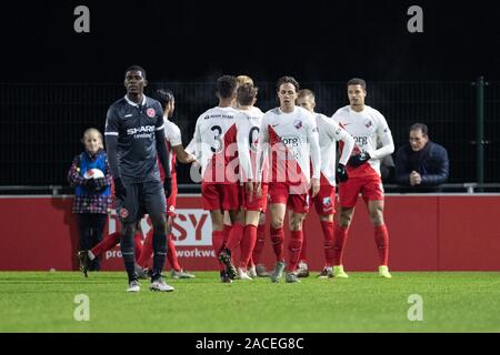 Utrecht, Niederlande. 02 Dez, 2019. Utrecht, 02-12-2019, Sportcomplex Zoudenbalch, Saison 2019/2020, Keuken Kampioen Divisie. Jong FC Utrecht feiert 1-0 während des Spiels Jong Utrecht - Almere City Credit: Pro Schüsse/Alamy leben Nachrichten Stockfoto