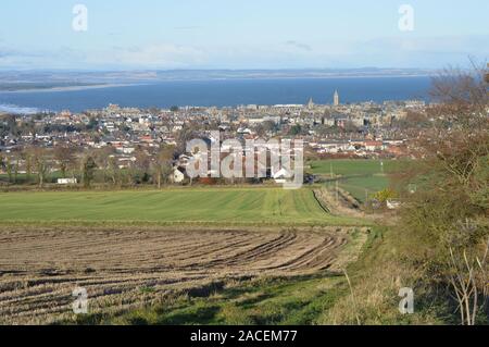 Blick auf die St Andrews Stadt und Bucht, von Pipeland Hill, Stockfoto