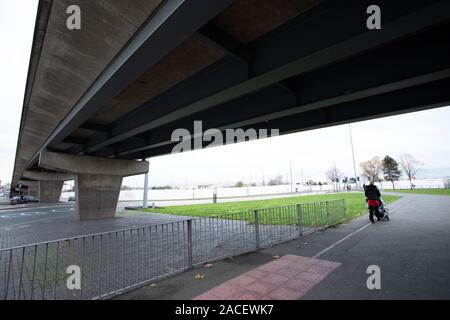 Die Birmingham Perry Barr Flyover Teil der Walsall Straße. Die Überführung kann als Teil der Regeneration für die Commonwealth Games 2022 abgerissen. Stockfoto