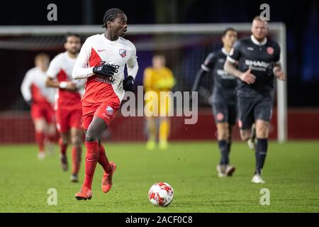 Utrecht, Niederlande. 02 Dez, 2019. Utrecht, 02-12-2019, Sportcomplex Zoudenbalch, Saison 2019/2020, Keuken Kampioen Divisie. Jong FC Utrecht Spieler Christopher Mamengi während des Spiels Jong Utrecht - Almere City Credit: Pro Schüsse/Alamy leben Nachrichten Stockfoto