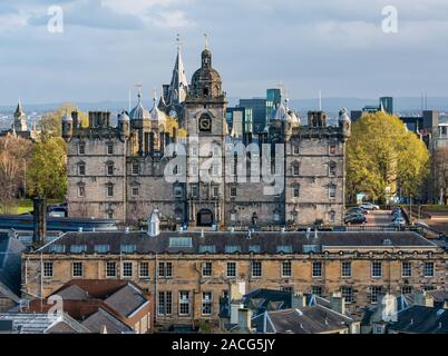 George Heriots Schulgebäude mit Blick über Dächer, Schottland, Großbritannien Stockfoto