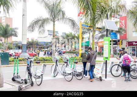 LIMA, PERU - September 08 th 2019: Alternative Transportmittel für die Bewohner der Stadt Lima in Peru Stockfoto