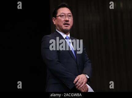 Yokohama, Japan. 2. Dez, 2019. Japans Automobilindustrie riesige Nissan Motor neuer Vice COO Jun Seki spricht vor der Presse am Firmensitz in Yokohama, Vorort von Tokio am Montag, 2. Dezember 2019. Makoto Uchida wurde der neue CEO während Ashwani Gupta COO am 1. Dezember war. Credit: Yoshio Tsunoda/LBA/Alamy leben Nachrichten Stockfoto