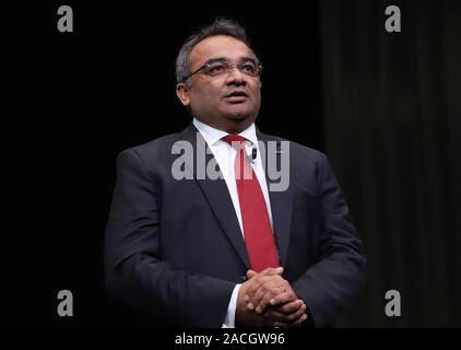 Yokohama, Japan. 2. Dez, 2019. Japans Automobilindustrie riesige Nissan Motor neuer COO Ashwani Gupta spricht vor der Presse am Firmensitz in Yokohama, Vorort von Tokio am Montag, 2. Dezember 2019. Makoto Uchida wurde der neue CEO, während Jun Seki vice COO am 1. Dezember war. Credit: Yoshio Tsunoda/LBA/Alamy leben Nachrichten Stockfoto