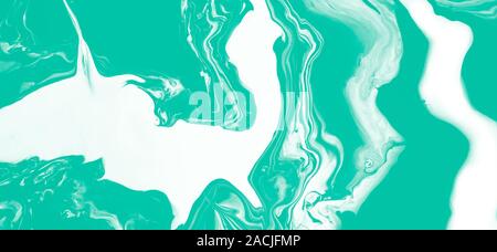Fluid Art abstrakte Marmor Hintergrund oder Textur. Weiße wicklung Wellen auf Minze Hintergrund. Stockfoto