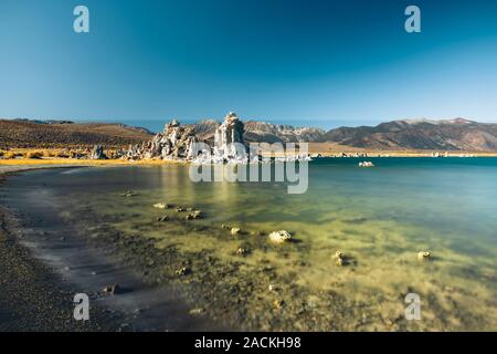 Mono Lake Tuffstein State Natural Reserve, Kalifornien. Tuffstein Türme, Türme Calcium-Carbonate und Knöpfe Stockfoto