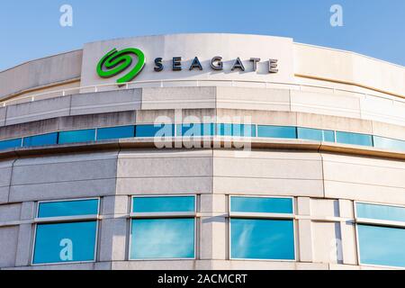 Nov 24, 2019 Cupertino/CA/USA - Seagate Technology PLC-Hauptsitz im Silicon Valley; Seagate ist ein US-amerikanischer Daten storage Unternehmen integriert in Stockfoto