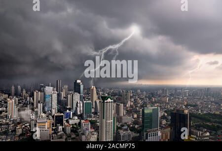 Blick auf ein Blitz über die Stadt Stockfoto