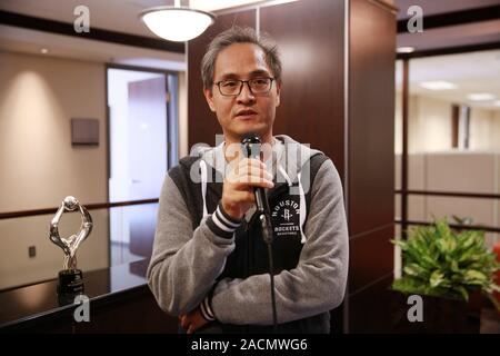 Detroit, USA. 15 Nov, 2019. Pan Guohua, Vertreter der Wellew Technologien, spricht in einem Interview in einem nördlichen Vorort von Detroit, USA, am November 15, 2019. Credit: Wang Ping/Xinhua/Alamy leben Nachrichten Stockfoto