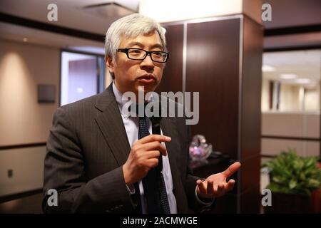 Detroit, USA. 15 Nov, 2019. Charles Wu, Rechtsanwalt von Full-Service-Kanzlei Locke Herr, spricht in einem Interview in einem nördlichen Vorort von Detroit, USA, am November 15, 2019. Credit: Wang Ping/Xinhua/Alamy leben Nachrichten Stockfoto